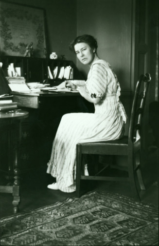 Photograph of Jessie Willcox Smith, Students of Howard Pyle Files, Delaware Art Museum