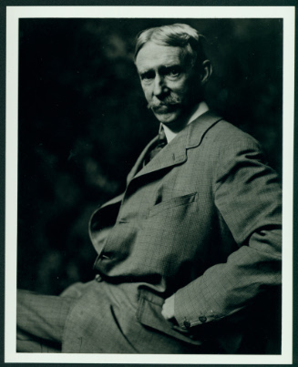 Maurice Prendergast, c.1908 by Gertrude Käsebier. Delaware Art Museum